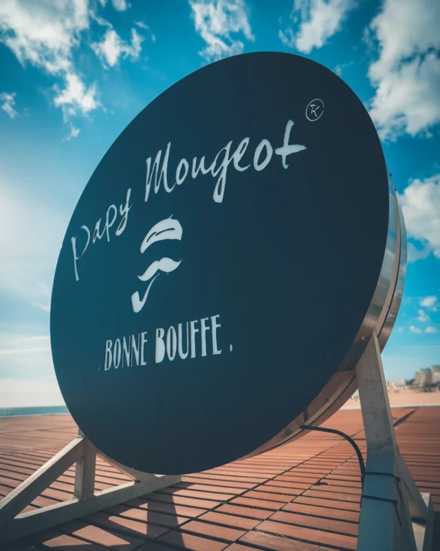 Quand le printemps arrive… 🌸

Retrouver la douceur de vivre du bord de mer…
Le bruit des vagues…
Le brin de soleil qui réconforte… 🌊

Tout cela dans le cadre enchanteur de Papy Mougeot, qui va bientôt sortir sa terrasse ! 😎

__________________________

💛 P A P Y  M O U G E O T 🐚
🕐 Ouvert 7J/7 midi & soir
📍 150 Boulevard des Océanides Pornichet
☎️ 09 81 13 58 67 
__________________________

@_studiopsyche 

#papymougeot #papy #pornichet #pornichetplage #restaurantplage #labaule #labaulebeach #seaside #seaview #restaurant #presquile #presquileguerandaise #beachvibes #spring #printemps #springtime #food #foodlover #instafood