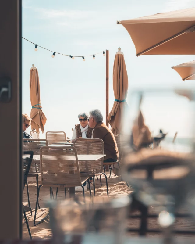 ☀️ Sun is here & spring is in full swing 🌸

On se retrouve en terrasse chez Papy pour un petit cocktail / lunch ? 🍹

__________________________

💛 P A P Y  M O U G E O T 🐚
🕐 Ouvert 7j/7 midi & soir
📍 150 Boulevard des Océanides Pornichet
☎️ 09 81 13 58 67 
__________________________

@_studiopsyche 

#spring #springtime #papymougeot #pornichet #pornichetplage #restaurant #restaurantplage #labaule #labaulebeach #beach #sunshine #beachvibes #goodvibesonly #presquile #presquileguerandaise #terrasse #cocktails #food #foodlover #foodguide